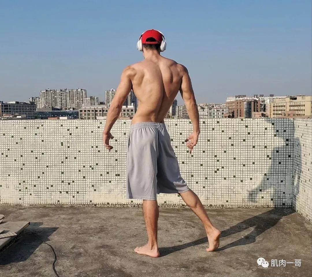 身材|身高190cm体重88公斤，这哥们也太猛了
