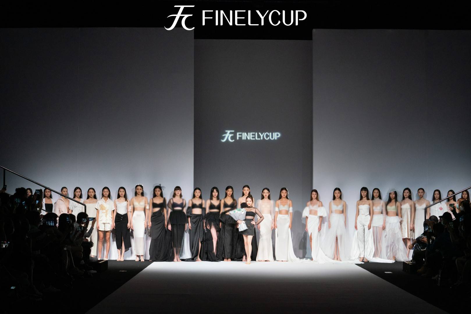 内心|FINELYCUP梵妳卡波 x中国国际时装周 | 女性力量的觉醒