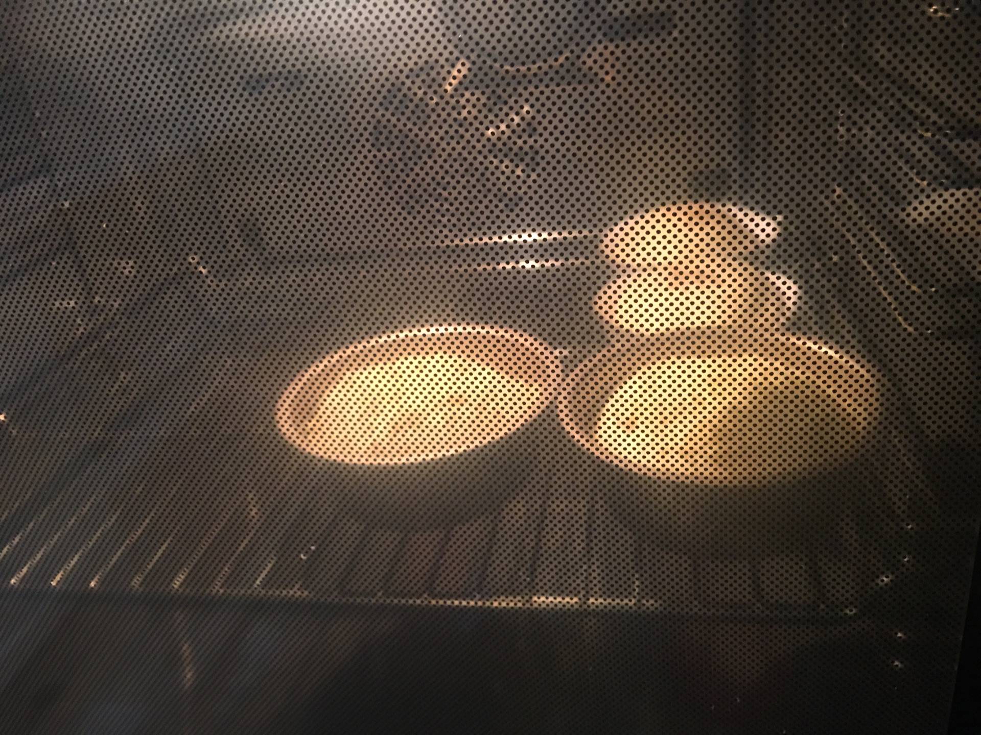 进行|香喷喷的奶酥面包，一出炉就满屋飘香，好吃的不得了