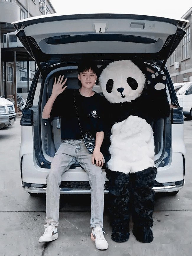 本事|一上身就断货 这只俊俊子就有本事把衣服穿的很贵