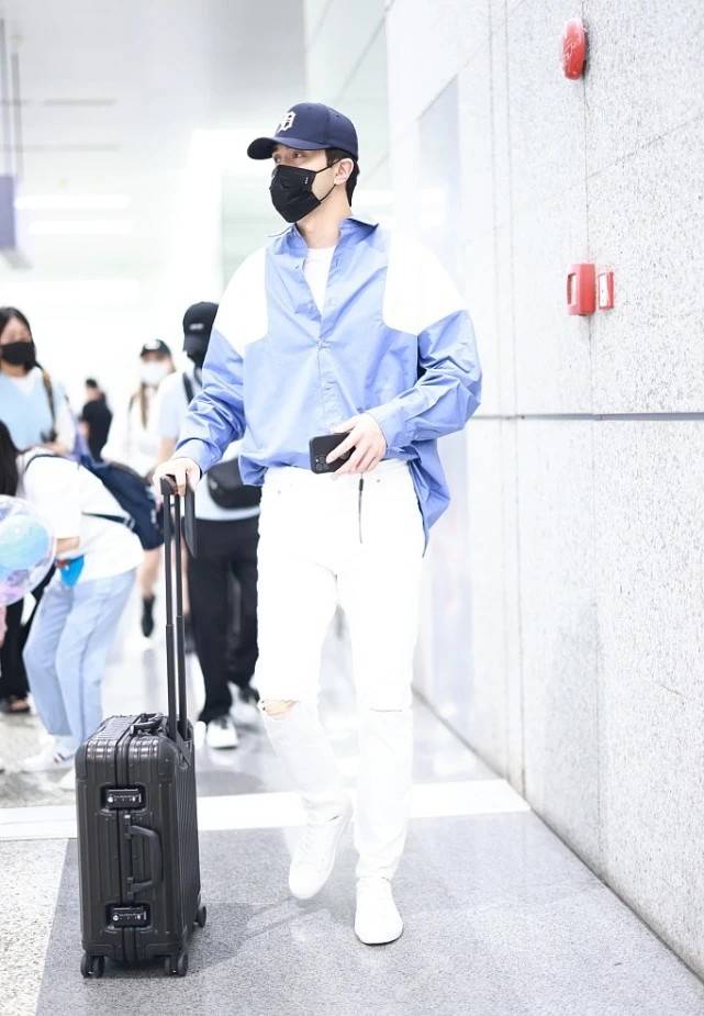 身材|191cm的高伟光优势太明显了，穿宽大衬衫也能秀长腿，十足模特范