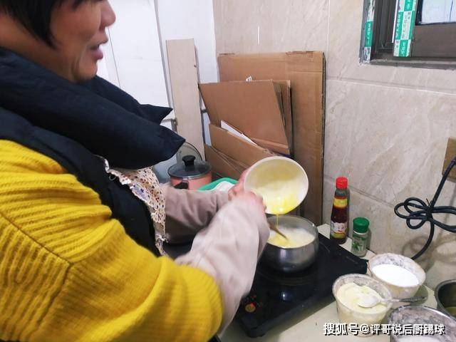 小区|长沙大妈早餐只卖它,4元1碗排队也要吃,老板:来的都是回头客