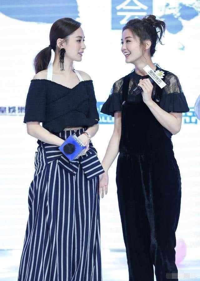 黑色|同为Twins出身，阿sa阿娇穿搭一个天上一个地下，阿娇长点心吧