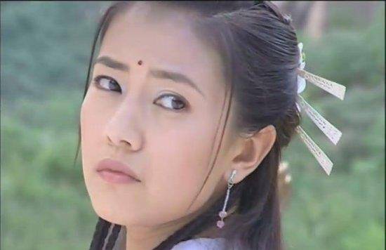 梁小冰|“苦瓜脸”的女星，这几个特征都很明显，拉低颜值低容易显老