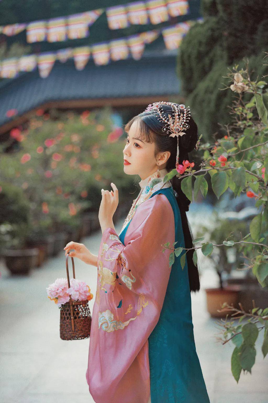设计|汉服小仙女：任是无情也动人