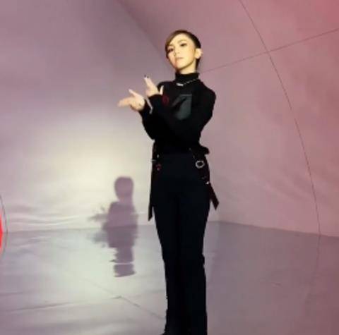 快男|邓紫棋：先结婚再生小孩，疑内涵华晨宇，头套颜色暗示被绿了？