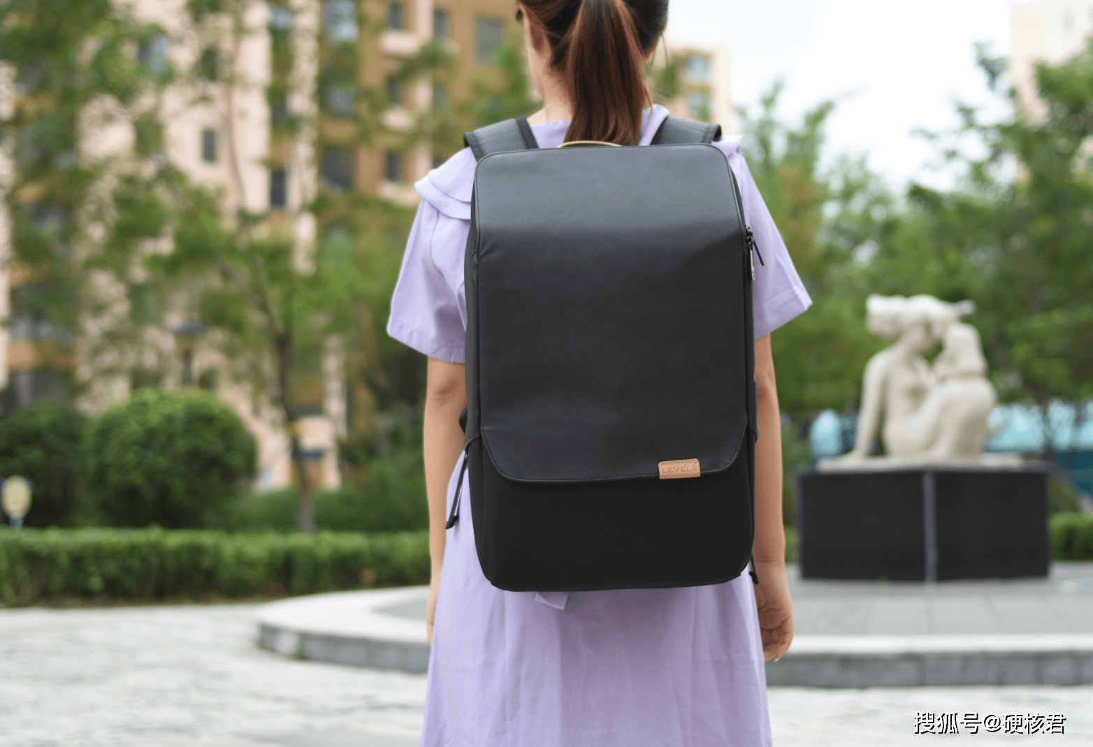 能力|简约设计，丰富储物能力，地平线8号零感背包体验!