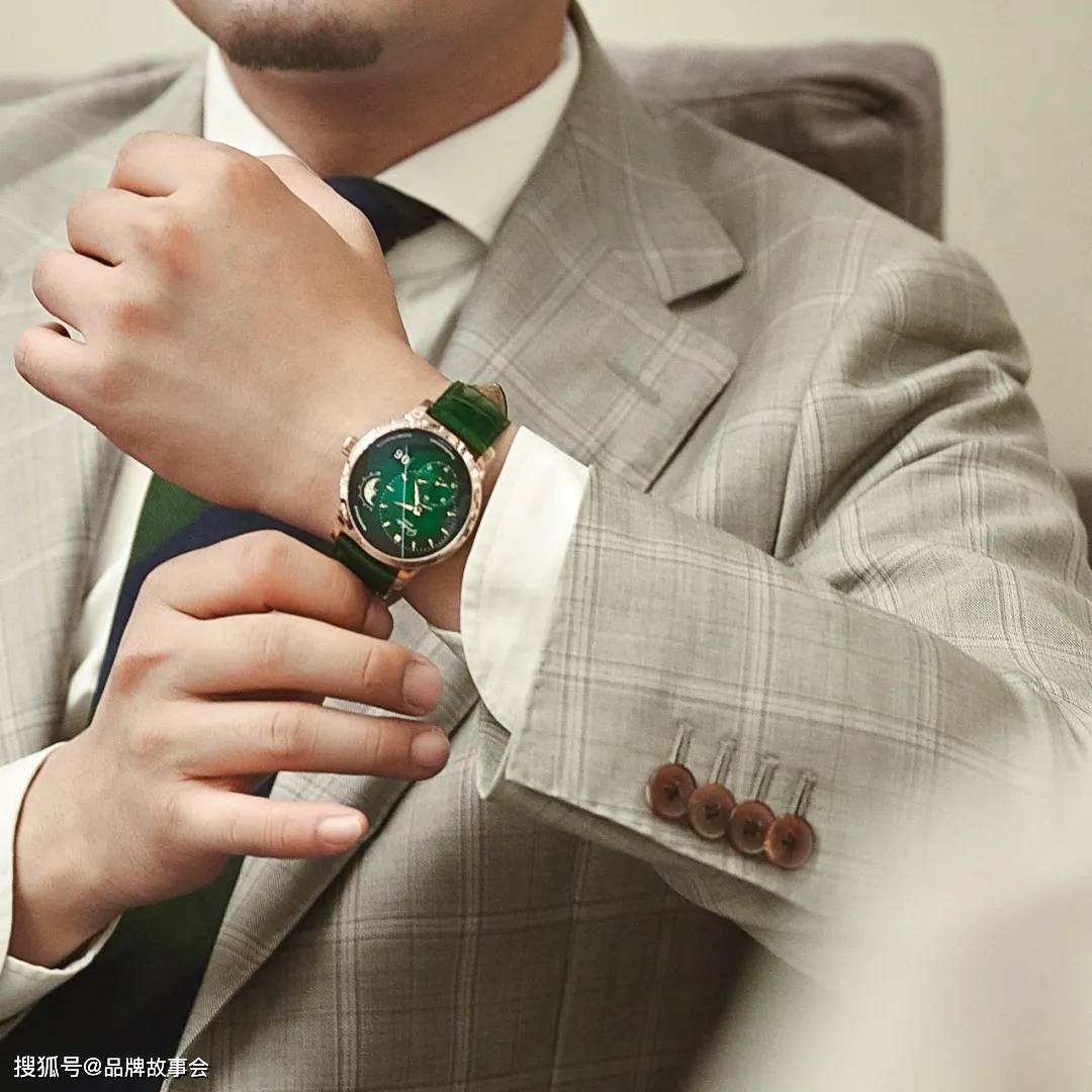 �ںϾ�����Ħ��,�����߽������յ�ԭ���ڳɶ���ʱ��֮��