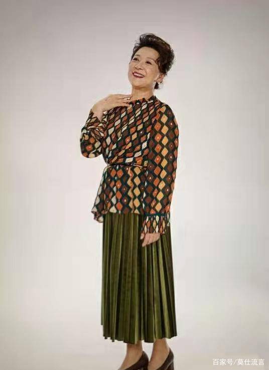 风韵|年过70王馥荔依旧时髦,风韵不减当年,如今气质沉稳更有韵味