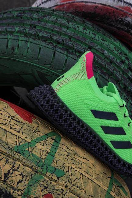 科技|adidas4D跑鞋性能出众，带来更多“推进力”