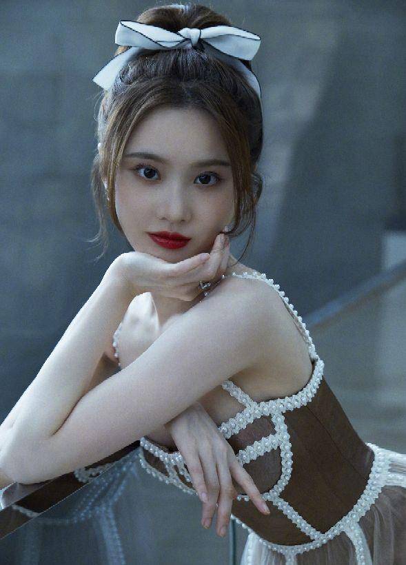 小豹|慧雯松韵李凯馨，谁是最美“包子脸”？