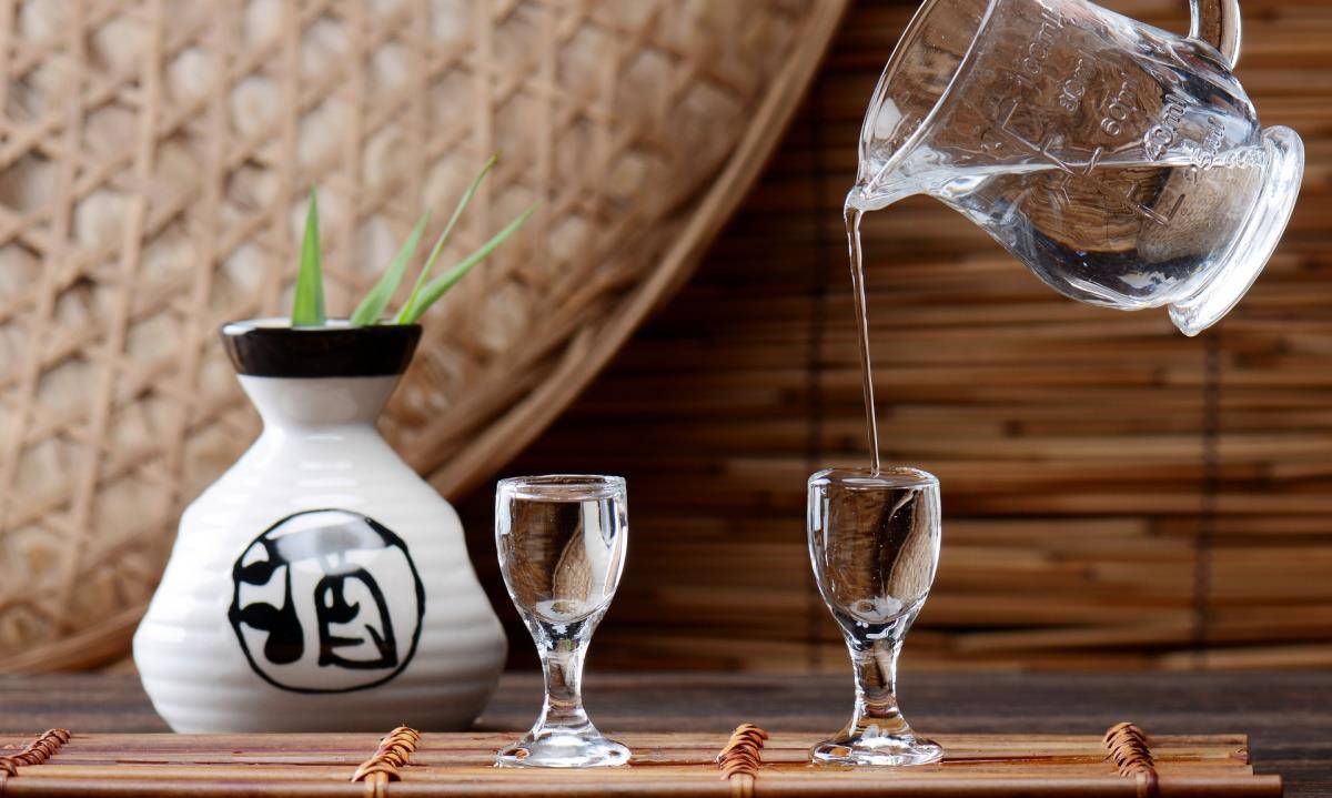 肝脏|服用他汀类药物，最好不要同时吃3种食物，转告父母别大意