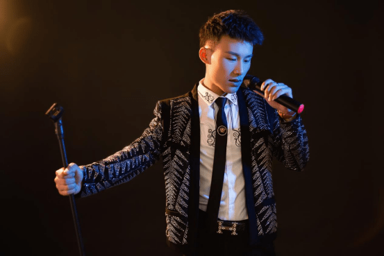 这也是歌手杨洁新
