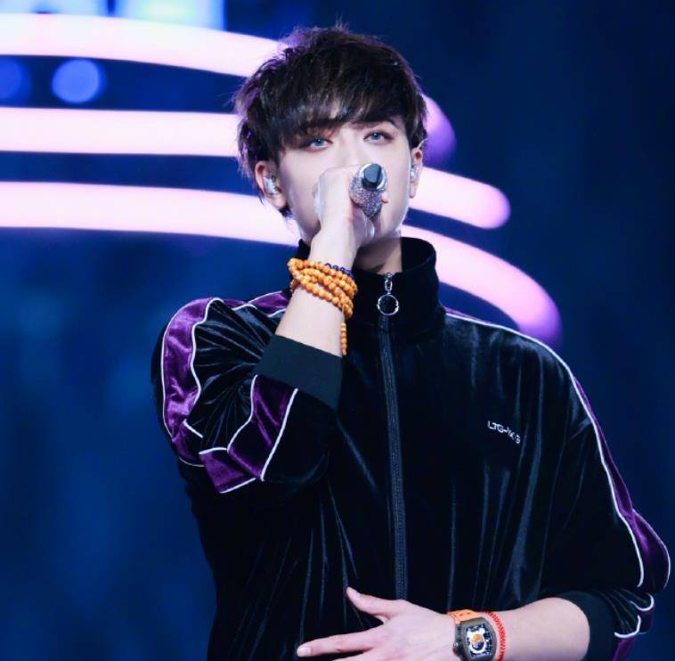 舞台|全新晚会嘉宾将来袭,网传黄子韬会来袭,还有圈内当红恩爱情侣!