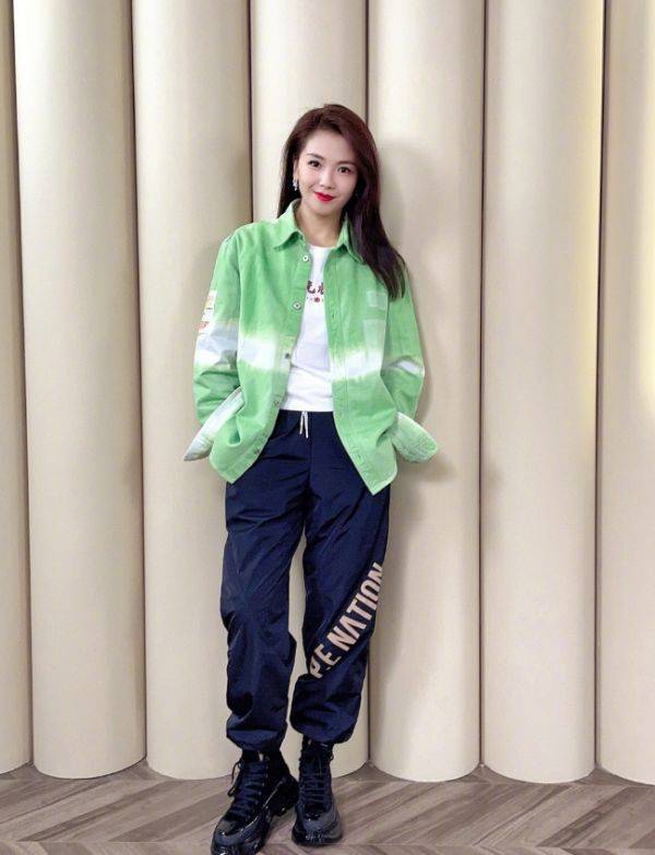 整体|刘涛斑马纹连衣裙大片,黑色束腰勾勒窈窕身姿,大背头气场强