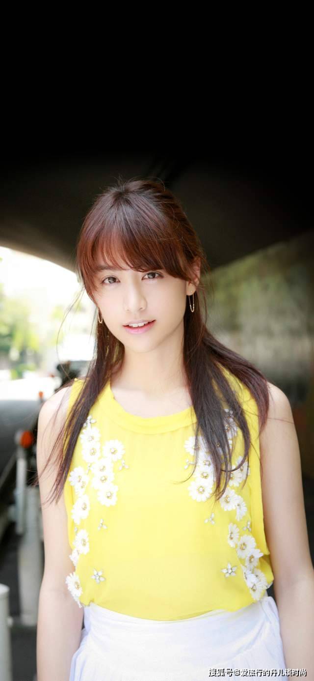 颜色|美女模特的时尚穿搭,5种颜色搭配搞定,您也能做得到呢