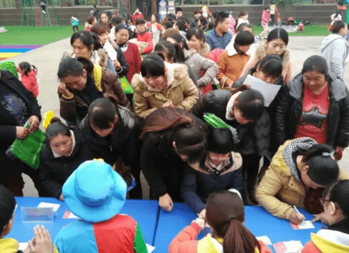 办学|幼儿园“一孩难求”，多地幼儿园招生“遇冷”，民办也不香了