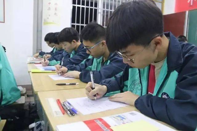 要求|小学招生要求房产面积，学校：上级要求低于60平不录，教育局否认