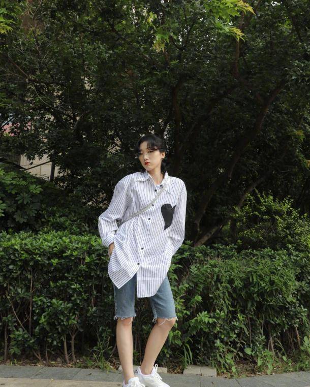 衬衣|Yamy穿“骑行裤”秀竹竿腿,女生看了直呼高级,男生却说我不行