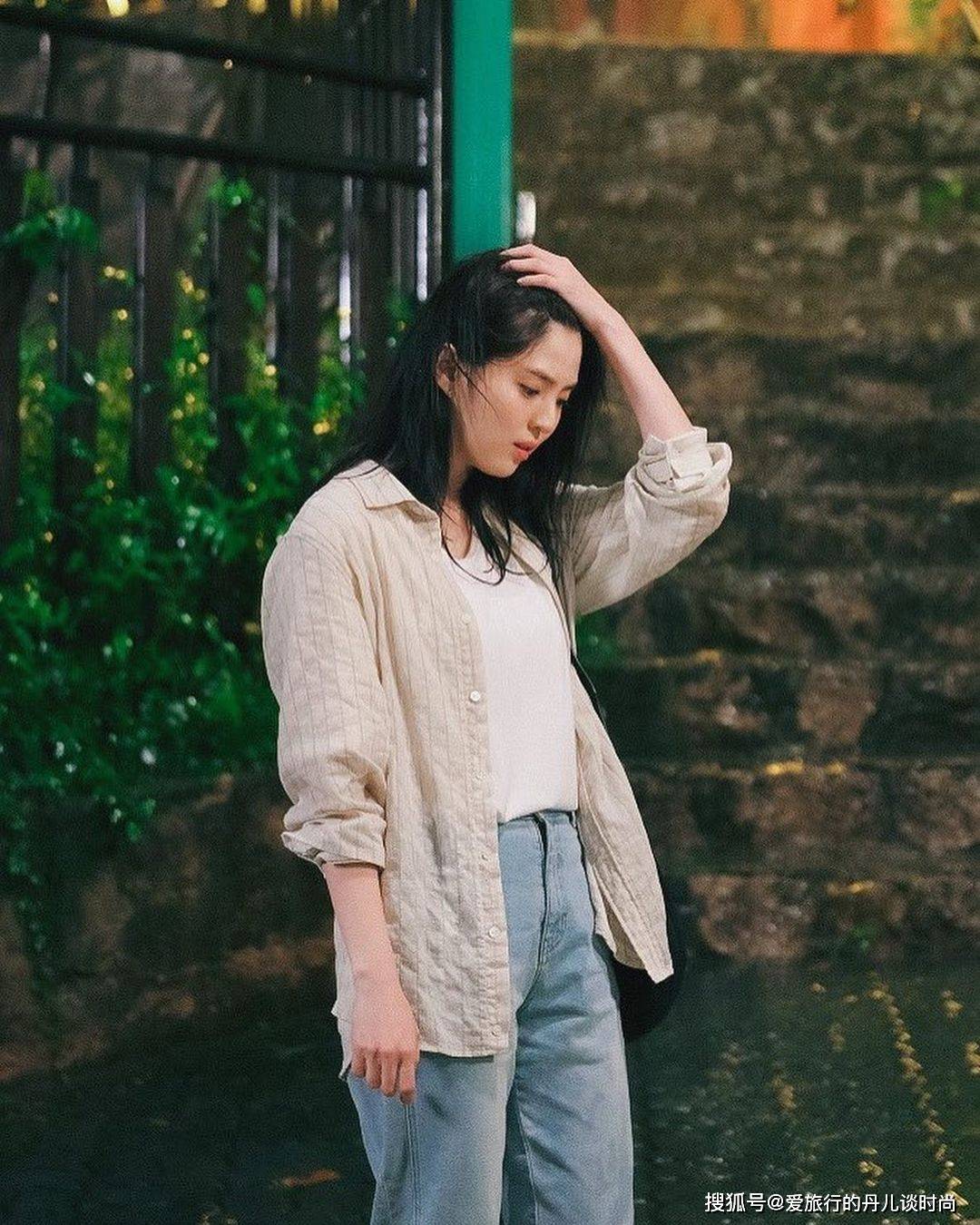 颜色|跟着韩剧《无法抗拒的他》学穿搭，韩素希的时尚减龄穿搭大合集