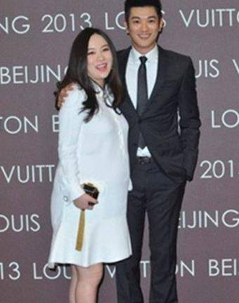 网友|杜江二胎女儿疑曝光，身高快赶上霍思燕肩膀，曾屡次被拍从未公开