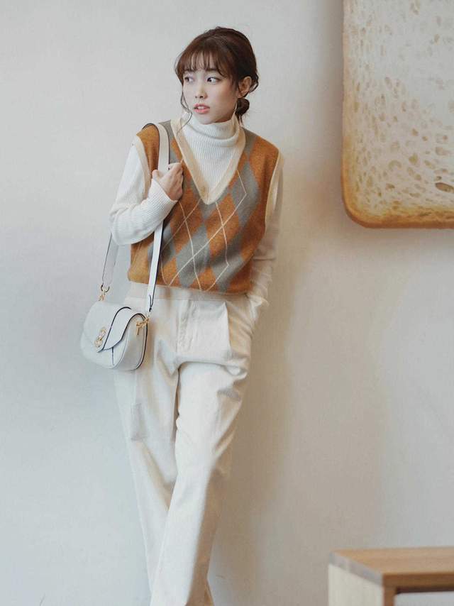 毛衣|裤子最不挑年龄了!不光百搭还能提升气质感,简约高级谁能不爱?