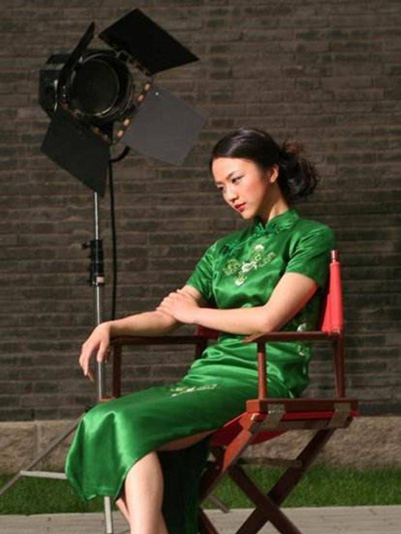 丝绸|风格解析：为什么汤唯穿棉麻显高级，穿亮光丝绸反而显低俗？