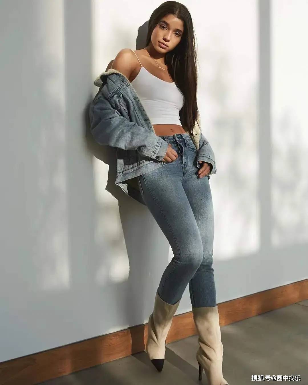 95后美国翘臀女孩,完美腰臀比吸粉无数