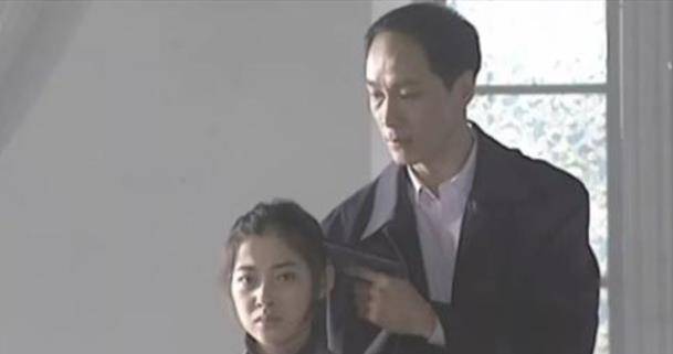 冯远征|搭档梅婷走红，娶大8岁二婚妻子的冯远征，无儿无女却恩爱27年