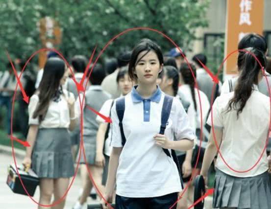 什么|有种“扮土失败”叫刘亦菲,穿廉价校服走校园,才懂啥叫气质