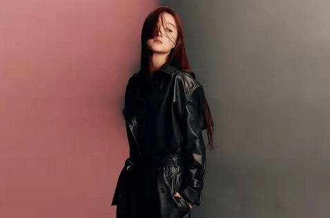 黑色|关晓彤新电影好有国际范!穿古装舞剑又出名场面,演霸气公主超美