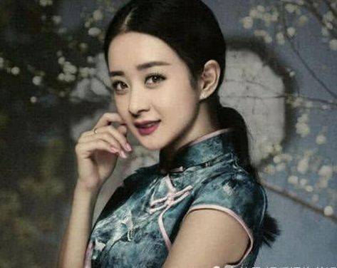 高挺|娱乐圈穿旗袍的四位明星,杨幂迷人,最后一位被称为“古典美人”