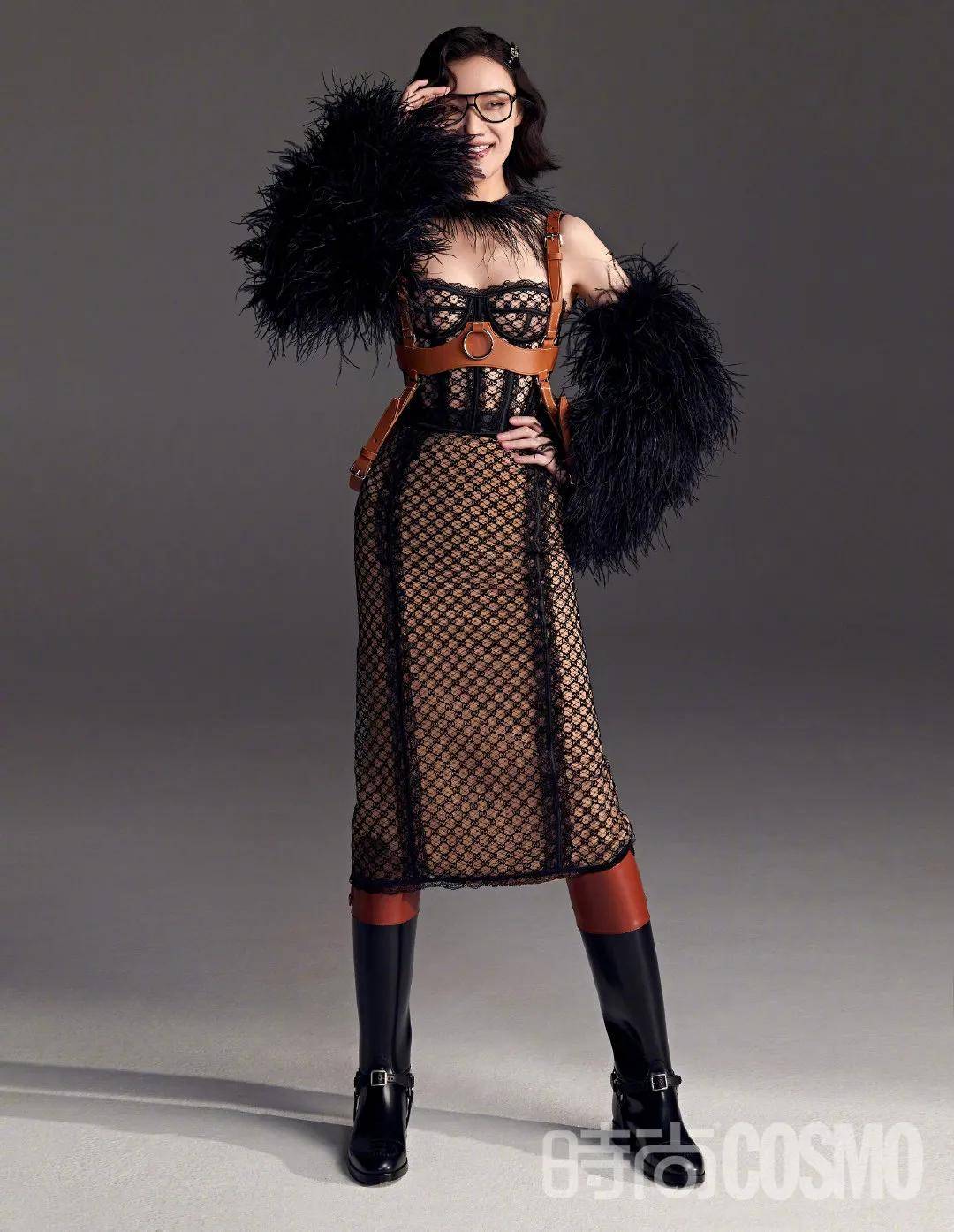 网友|倪妮新封面撞脸辛芷蕾？网友：这图有点辣眼睛...