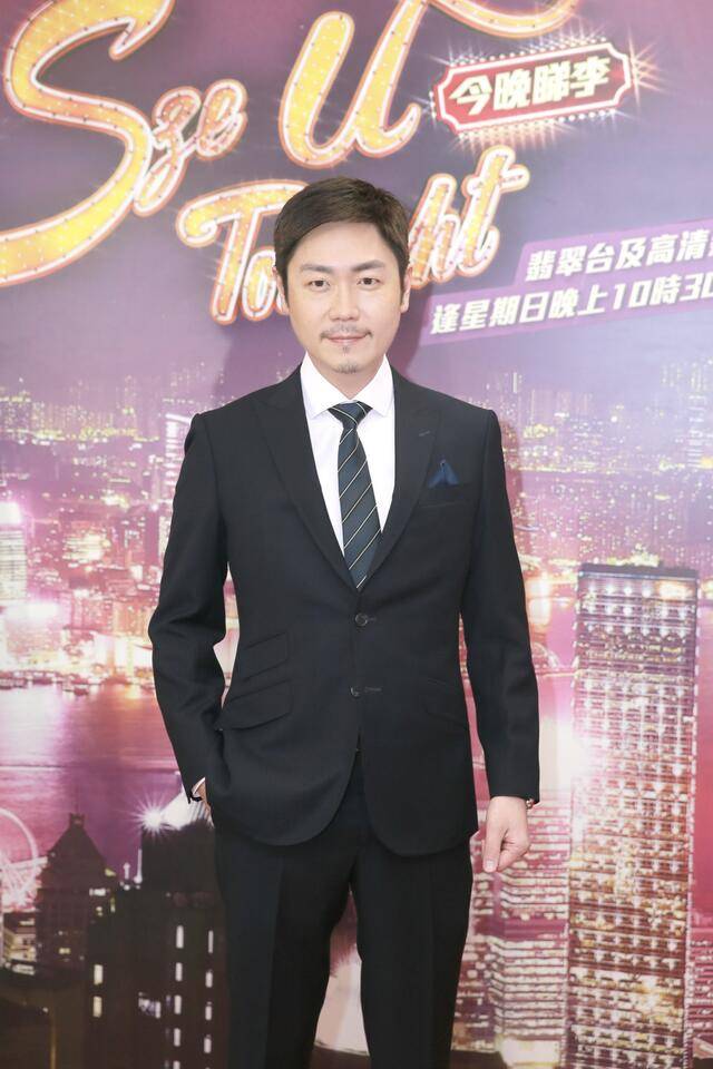 47岁李思捷公开恋情,与圈外女友交往多年,自称专一渴望结婚生子