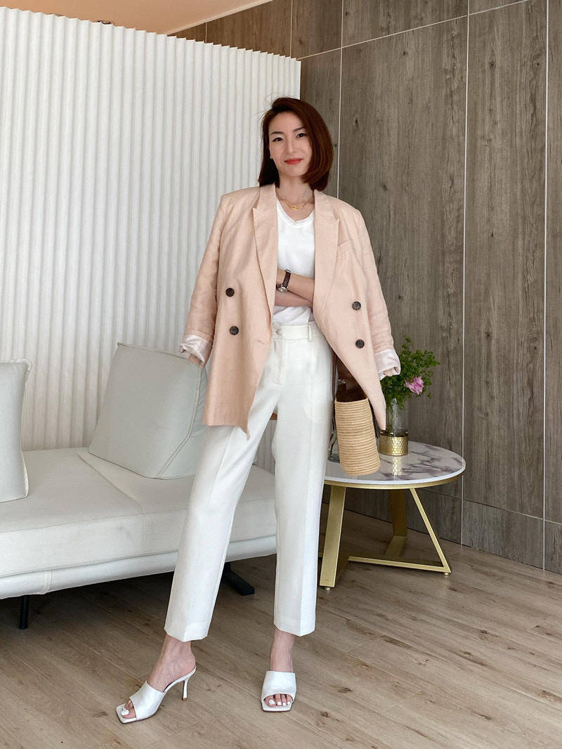 职场|职场女性穿搭很沉闷？掌握以下这几套搭配，初秋也能焕发优雅光彩