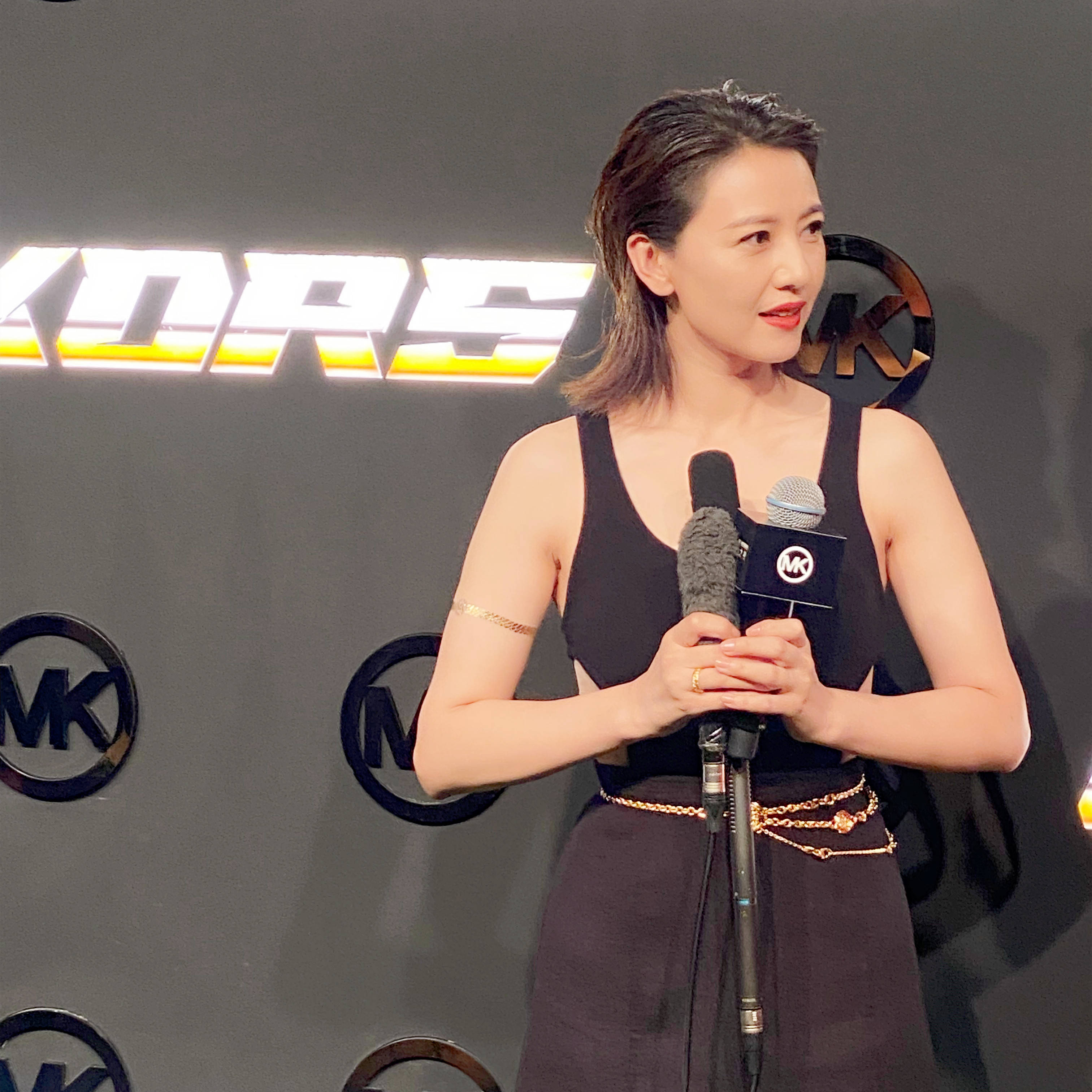 下半身|高圆圆穿搭也会失手？大胆尝试新风格，却暴露身材短板