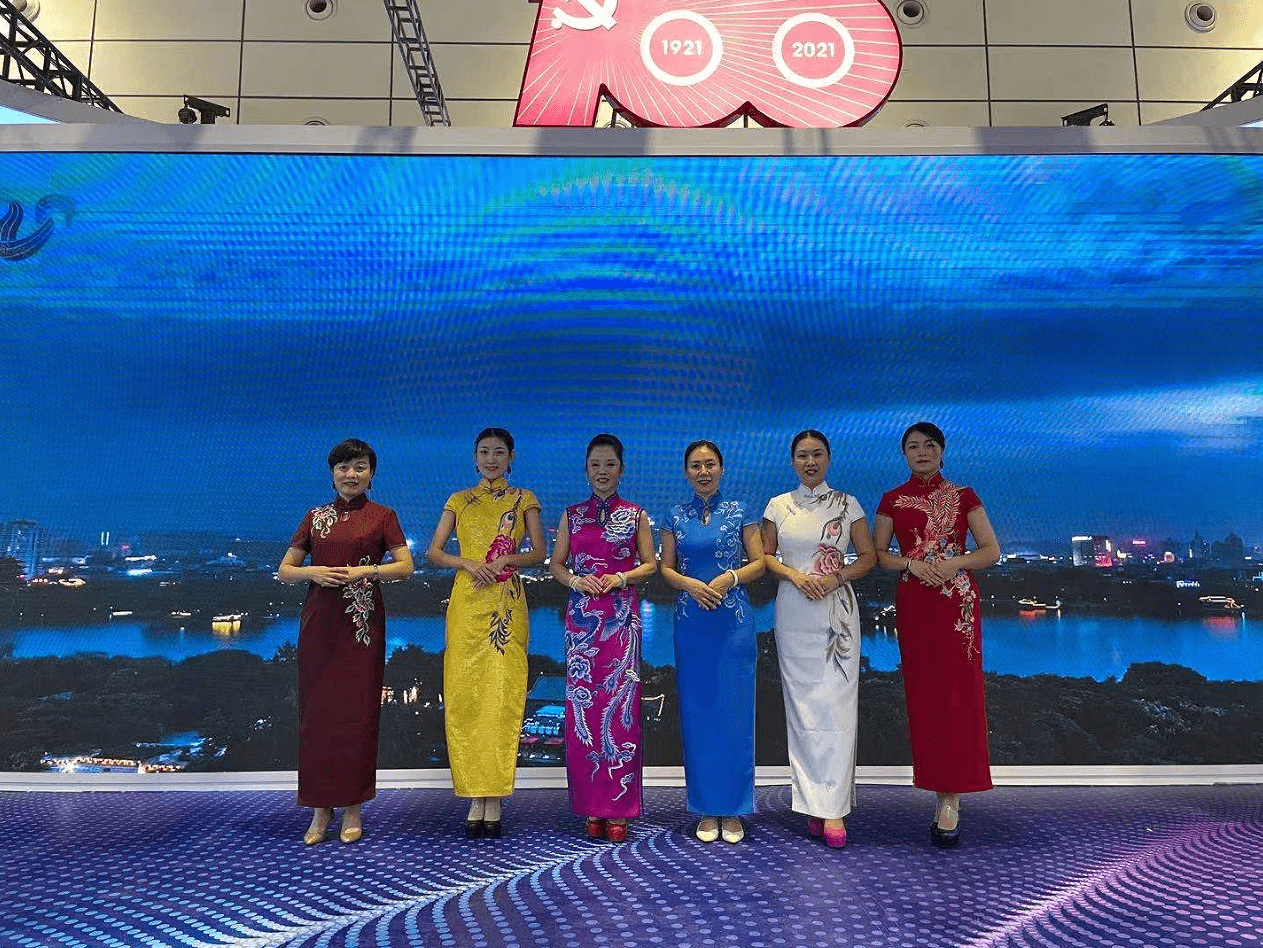 国际|领略济南旗袍 金扣子参展济南第二届国际文化旅游博览会