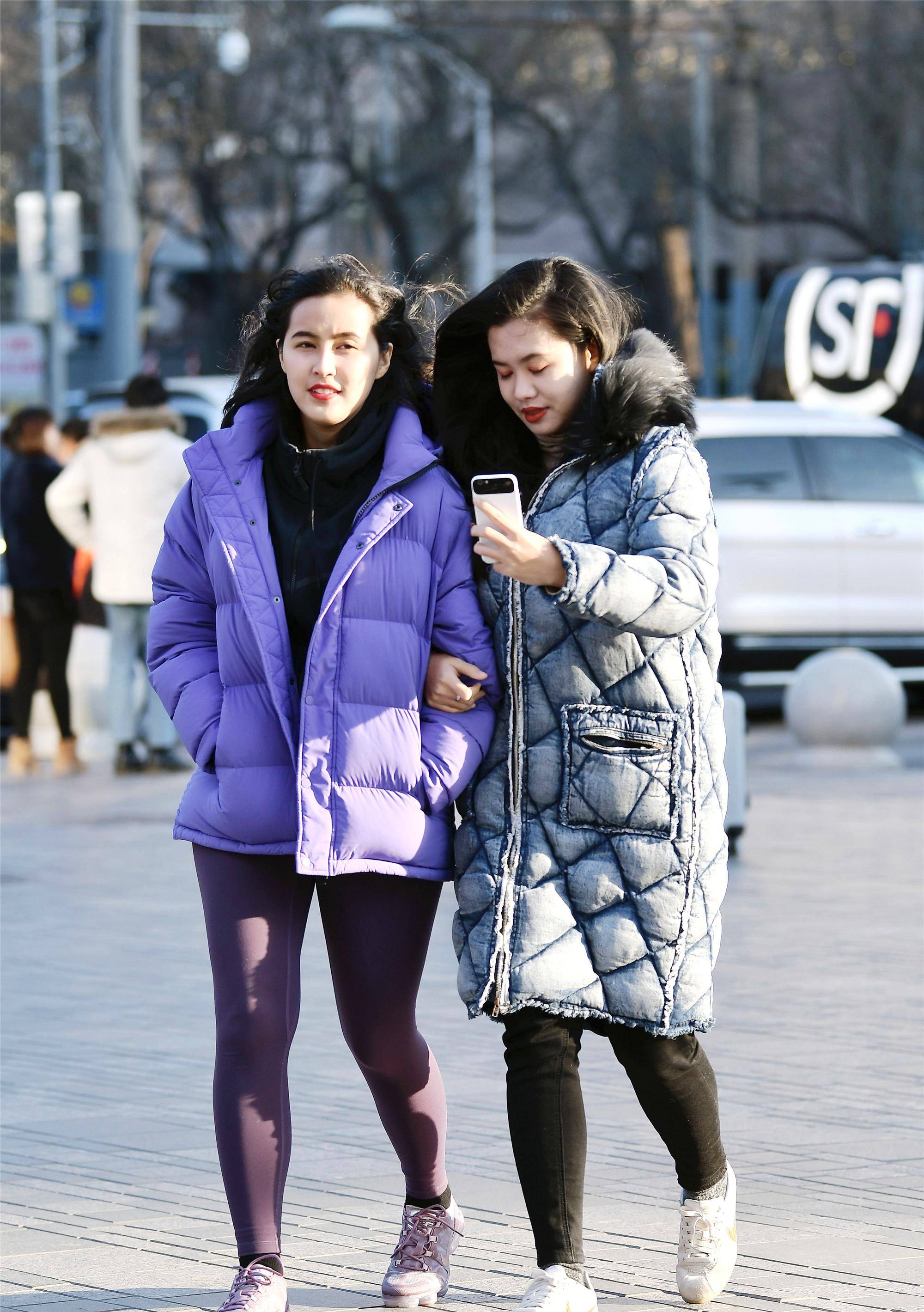 身材|冬天依旧有逛街的热情，特别是约上闺蜜