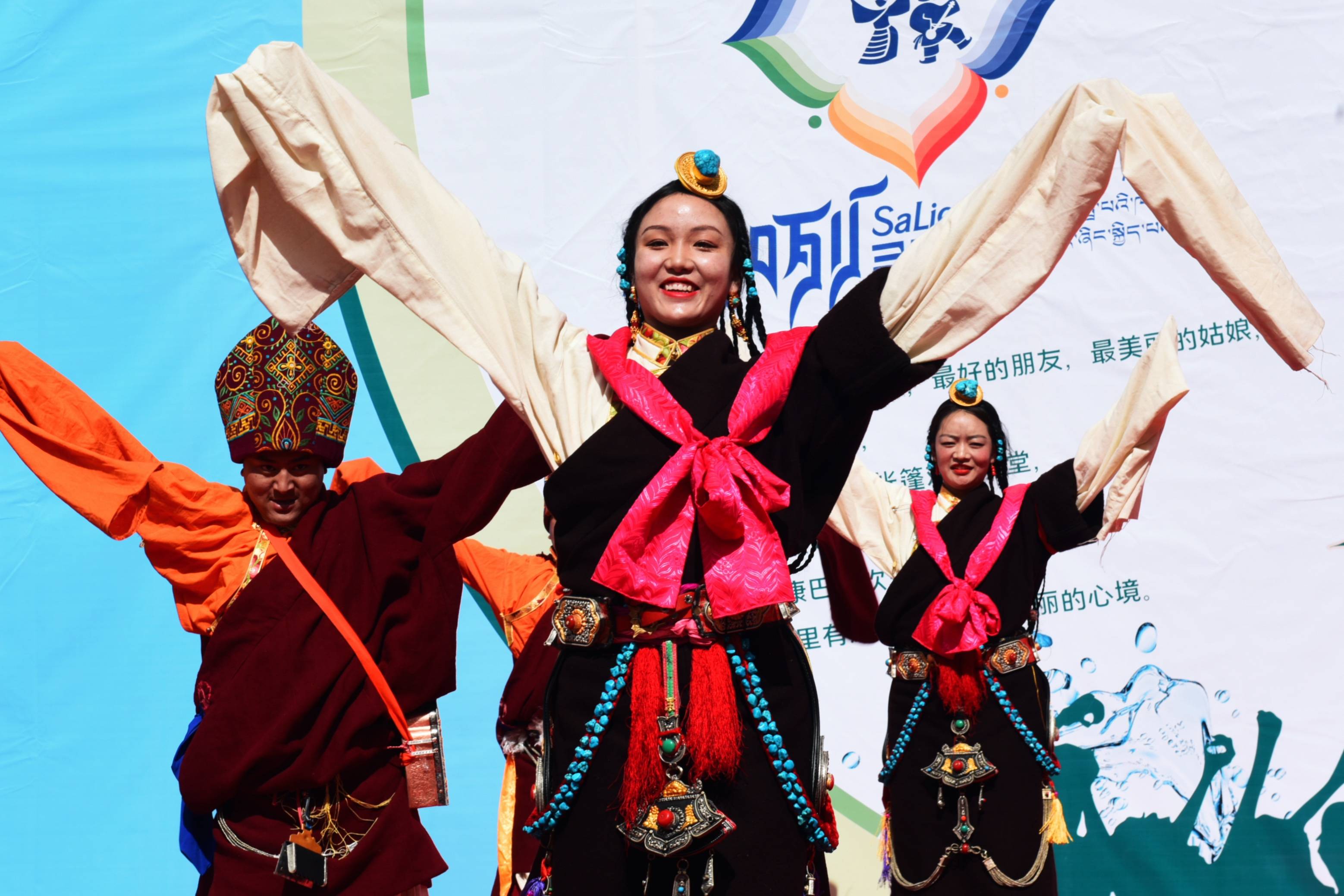 体验昌都当地老百姓耍坝子最爱去的地方,在洒咧节现场感受康巴文化