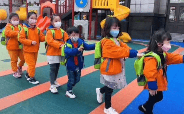 家长|鼓励三胎政策不见效果，国家出手整治幼儿园乱象，可以放心生了