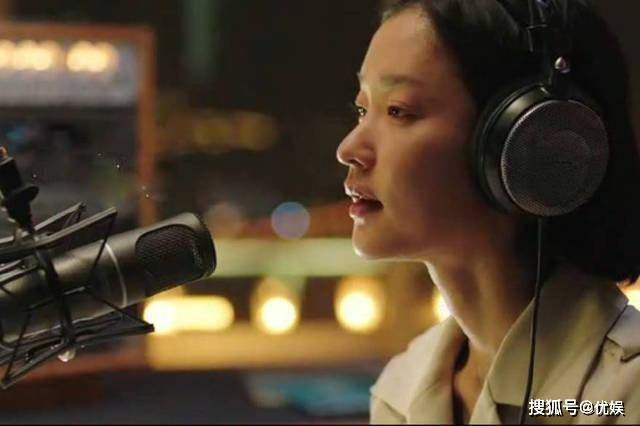 虽然早已在圈子里声名鹊起,可年仅40了,杜鹃的感情依然是个谜,至今