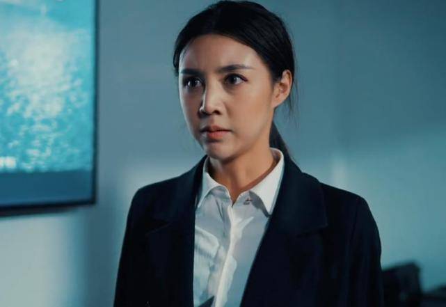 《王牌女保镖》上映,美女保镖以一敌百,战斗力堪比叶问_何超群