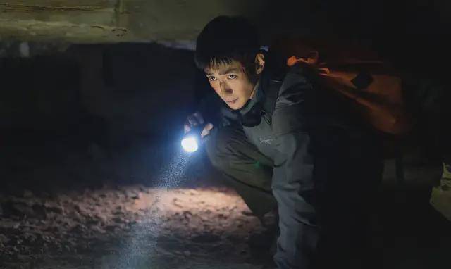 业内人士|《峰爆》口碑坍塌，被讽《上海堡垒》第二，惨遭业内人士犀利吐槽