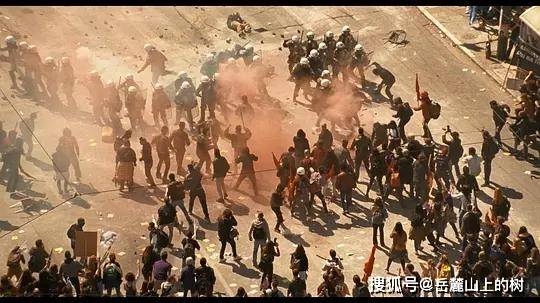 政治|《厄运假期》错误时间错误地点的bug故事