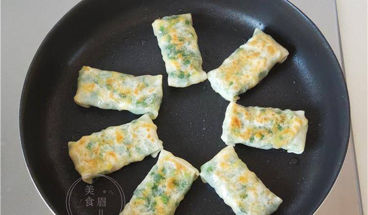 盒子|韭菜盒子新做法,不和面不揉面,煎2分钟出锅,外焦里嫩皮薄馅大