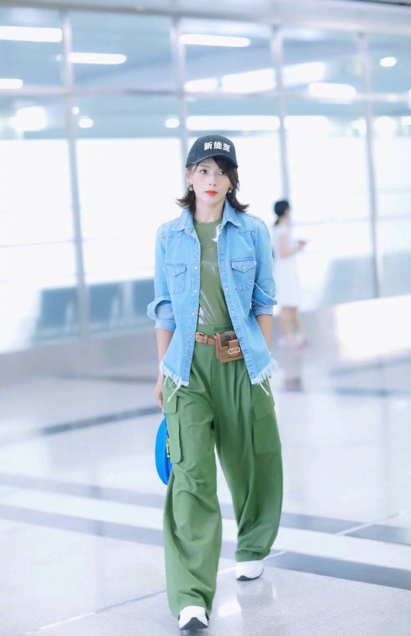 一身|刘涛罕见露面,一身潮装脸瘦到变形,简直不敢认!