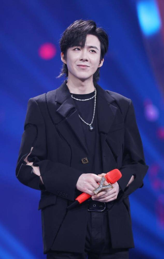 戴佩妮|《我们的歌》刘宇宁回归被大张伟喊话“一起玩”，林子祥宝刀不老2