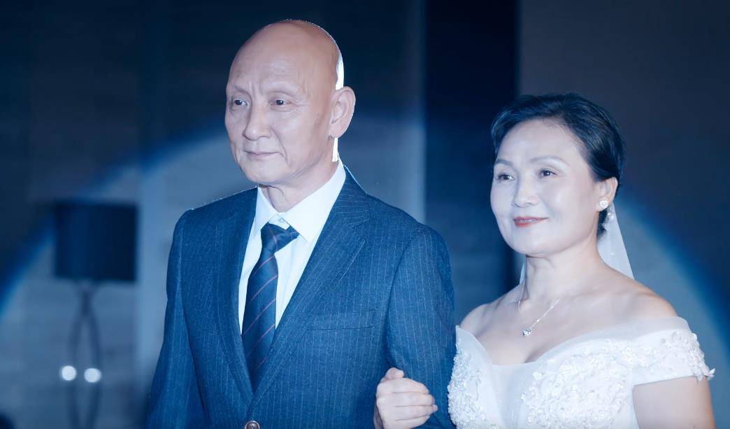 杜玉明用dr钻戒补求婚:演最坏的反派,做最痴情专一的宠妻狂魔_张艳茹