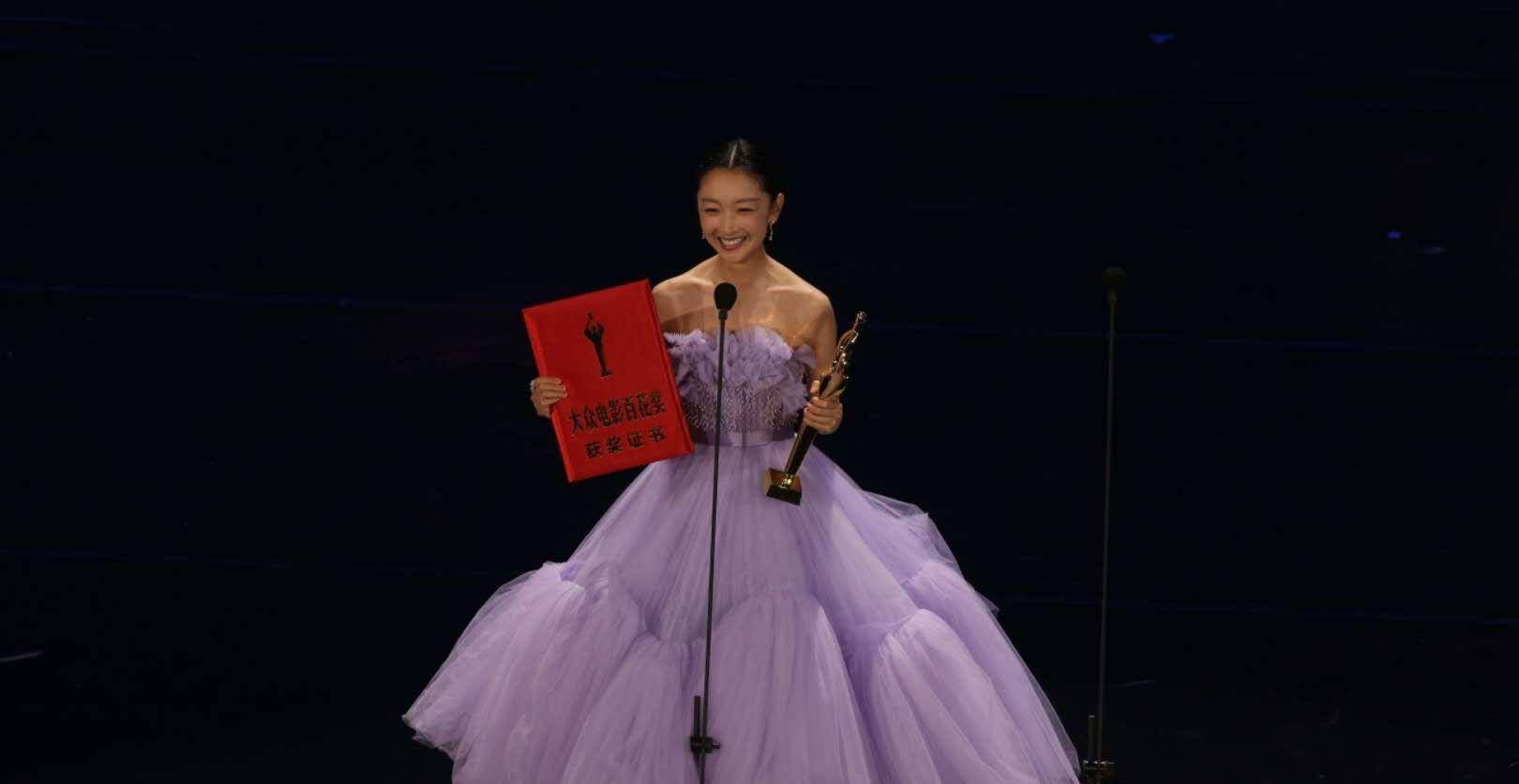嘲讽|周冬雨拿最佳女主角，因获奖感言遭电影人嘲讽，其实最大赢家是他
