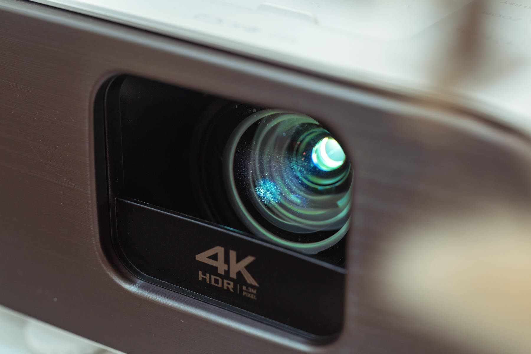 周末宅家带娃臻享影院色彩明基w2700色准广色域投影